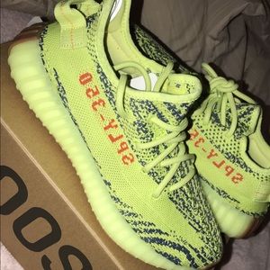Yeezy boost 350 v2 semi frozen yellow